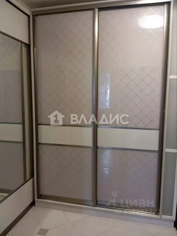 1-к кв. Владимирская область, Ковров ул. Строителей, 11 (54.0 м) - Фото 0