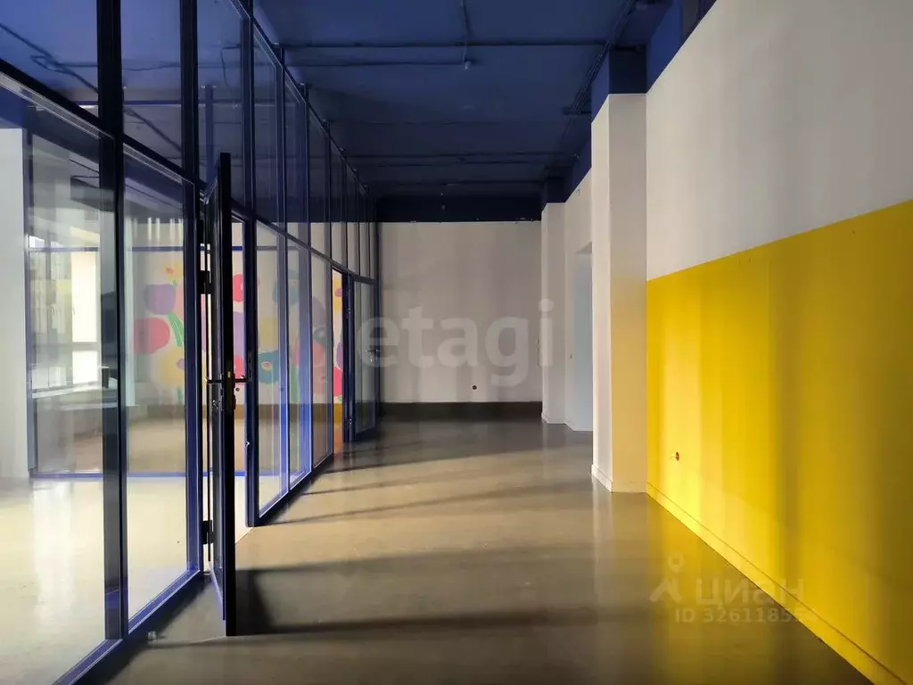 Помещение свободного назначения в Тюменская область, Тюмень ул. 25 ... - Фото 1