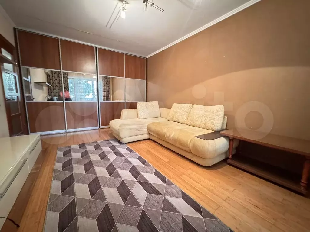 1-к. квартира, 40 м, 1/9 эт. - Фото 1