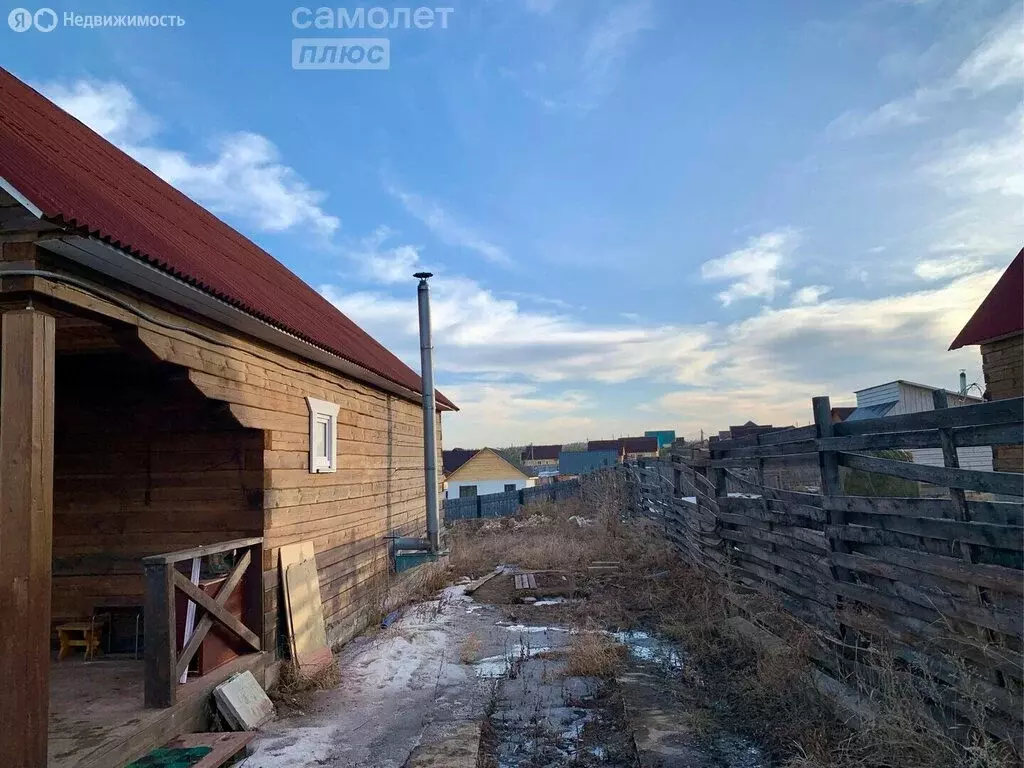 Дом в Хомутовское муниципальное образование, деревня Куда, улица имени ... - Фото 1