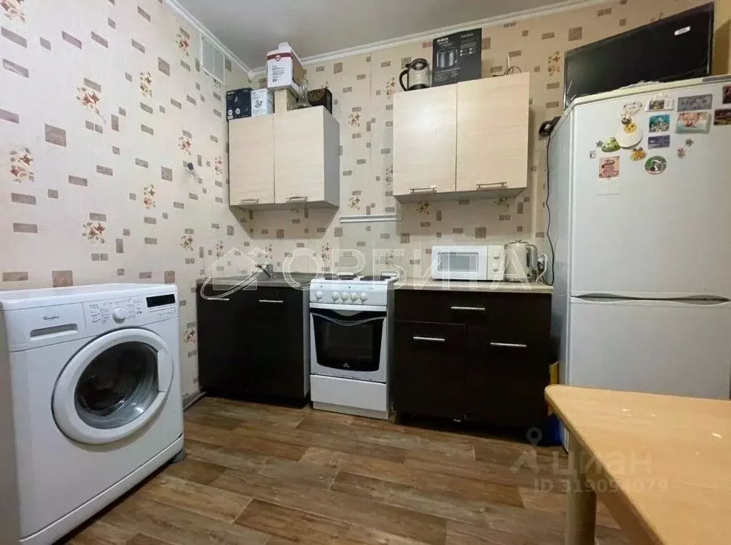1-к кв. Тюменская область, Тюмень ул. Лесопарковая, 17 (35.7 м) - Фото 0