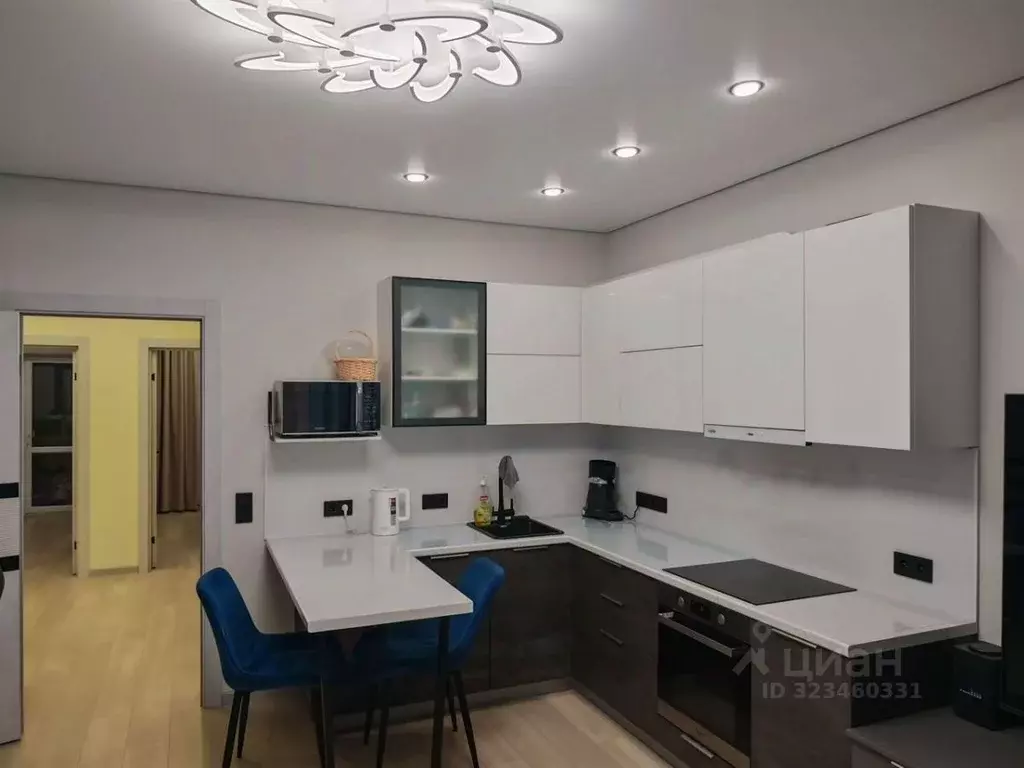 2-к кв. Белгородская область, Старый Оскол Макаренко мкр, 41 (64.0 м) - Фото 1