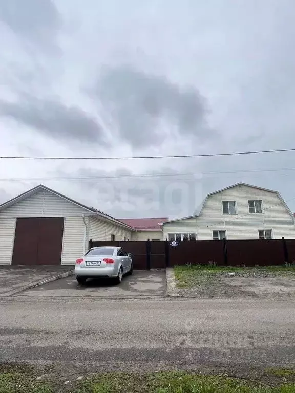 Дом в Белгородская область, Старооскольский городской округ, с. ... - Фото 0