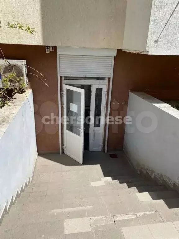 Аренда помещения свободного назначения 73 кв м, Севастополь, ул. ... - Фото 0