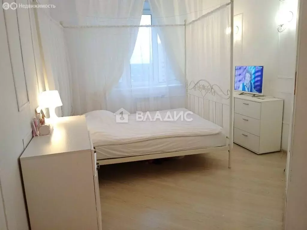 3-комнатная квартира: посёлок городского типа Свердловский, улица ... - Фото 2