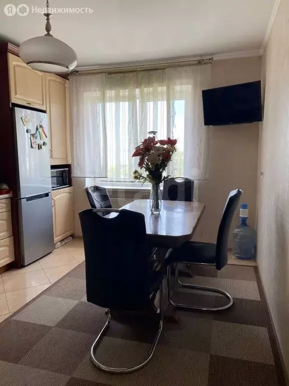 2-комнатная квартира: Калининград, улица Толбухина, 4 (72 м) - Фото 1