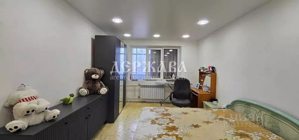 3-к кв. Белгородская область, Старый Оскол Макаренко мкр, 38 (70.0 м) - Фото 0