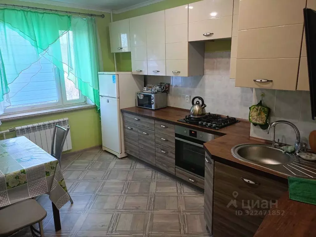 3-к кв. Саратовская область, Балаково Трнавская ул., 26/7 (63.0 м) - Фото 0