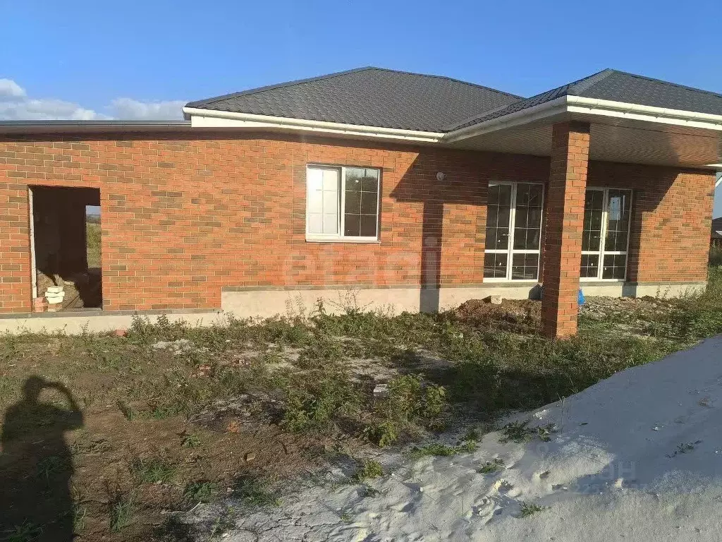 Дом в Белгородская область, Короча ул. Садовая (120 м) - Фото 0