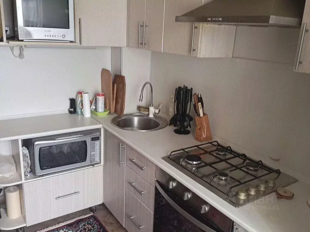 3-к кв. Белгородская область, Старый Оскол Молодогвардеец мкр, 17 ... - Фото 2