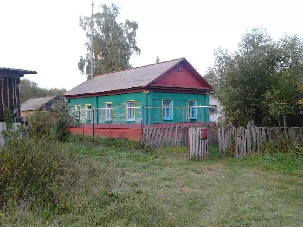 Дом в Саратовская область, Петровский район, Березовское муниципальное ... - Фото 1