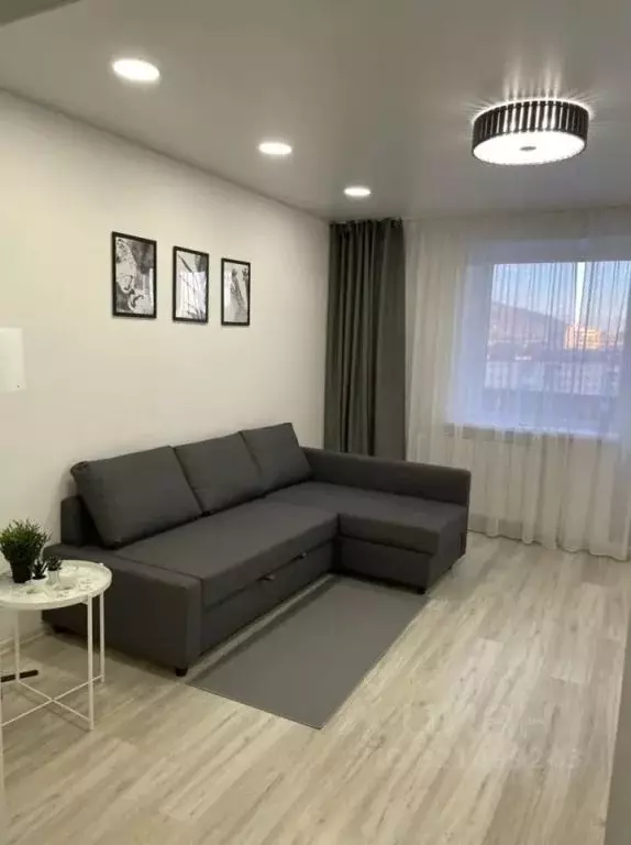 1-к кв. Челябинская область, Миасс ул. 8 Июля, 22 (42.0 м) - Фото 1