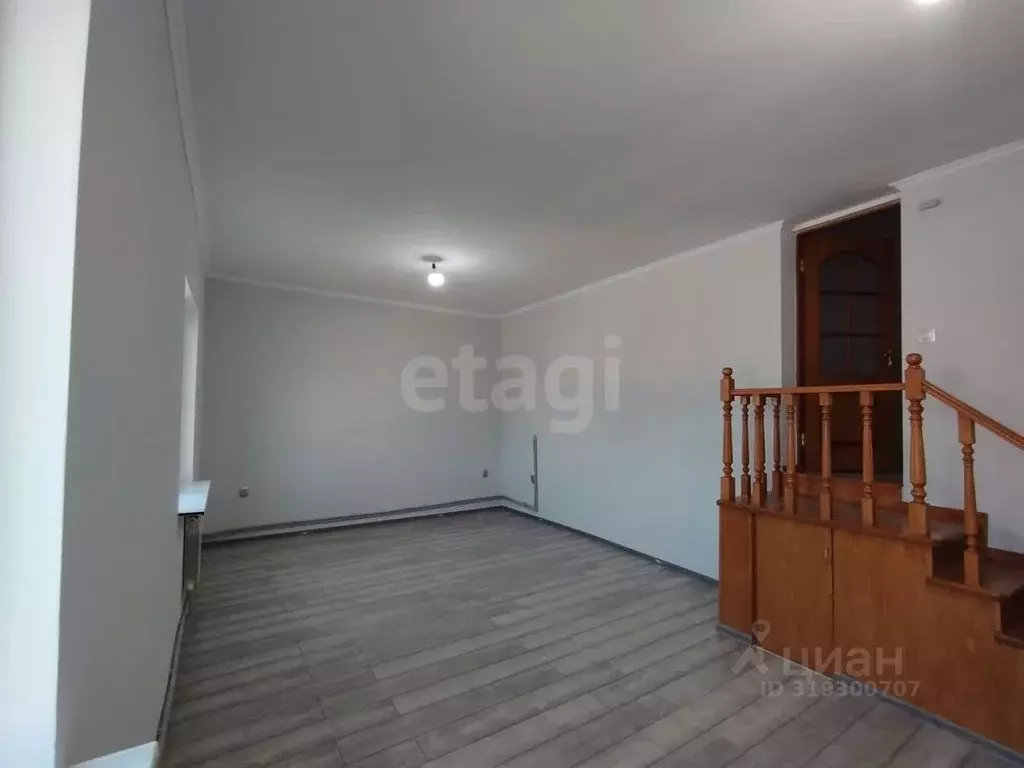 Офис в Крым, Симферополь ул. Зенитная (80 м) - Фото 1