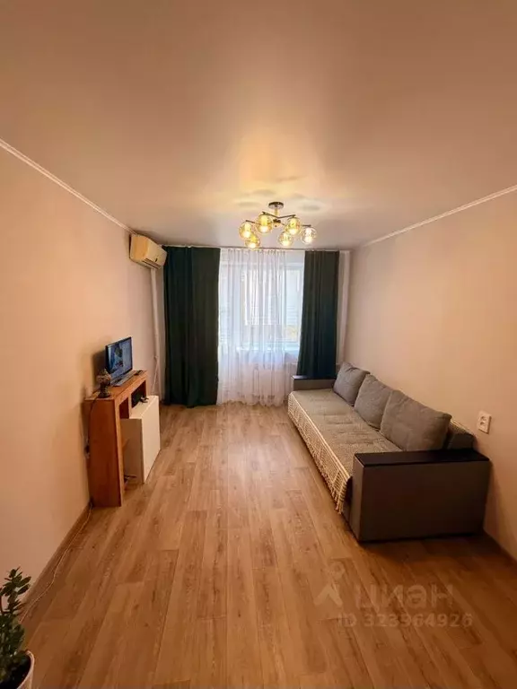 2-к кв. Астраханская область, Астрахань просп. Бумажников, 6 (45.0 м) - Фото 1