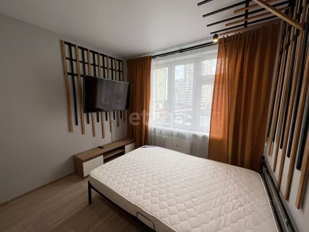 Студия Тюменская область, Тюмень ул. Василия Подшибякина, 21 (23.0 м) - Фото 1