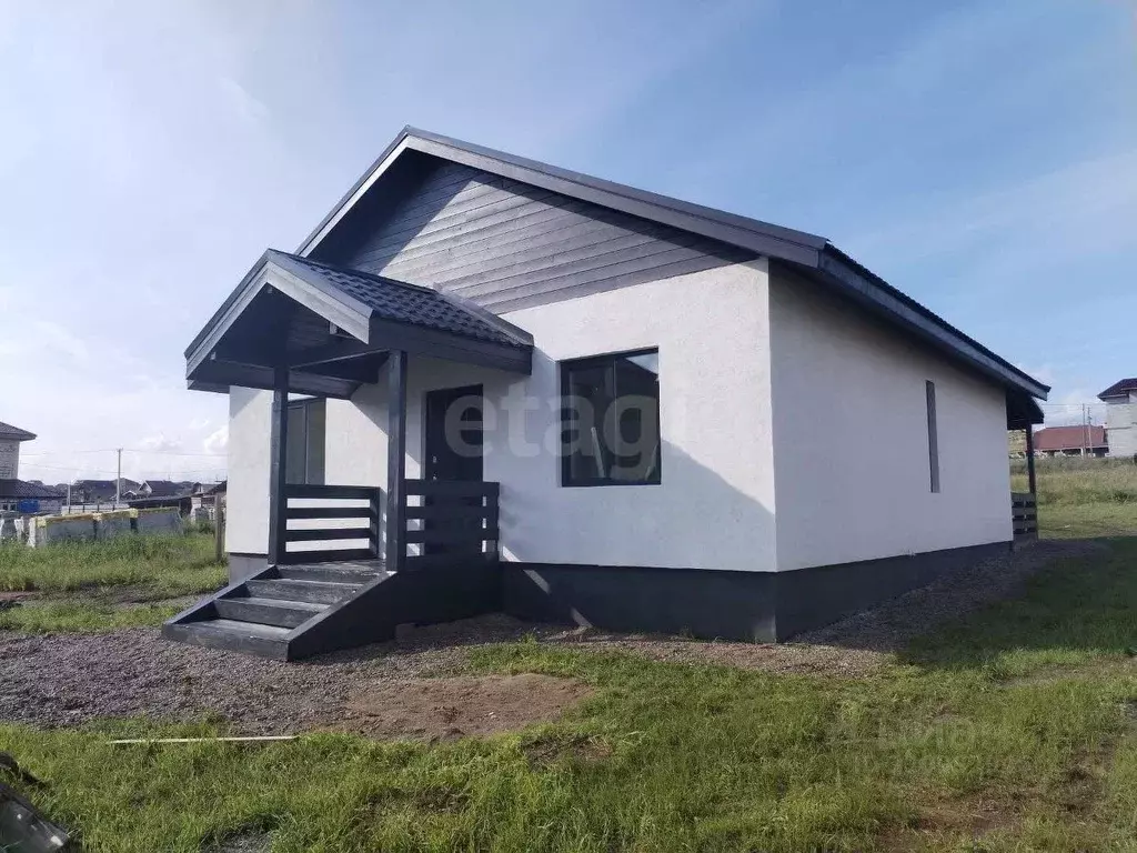 Дом в Красноярский край, Красноярск городской округ, пос. Солонцы ул. ... - Фото 1