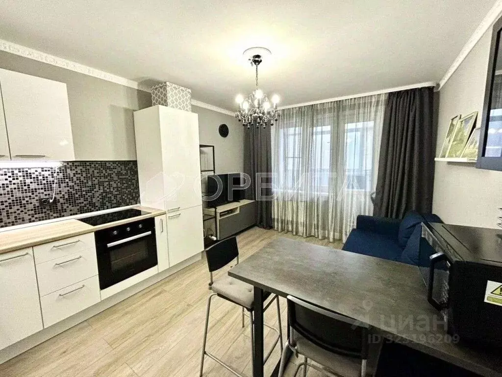 2-к кв. Тюменская область, Тюмень Кремлевская ул., 87 (66.1 м) - Фото 1