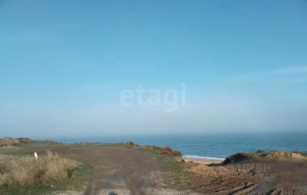 Участок в Крым, Ленинский район, Семисотское с/пос, с. Каменское ул. ... - Фото 1