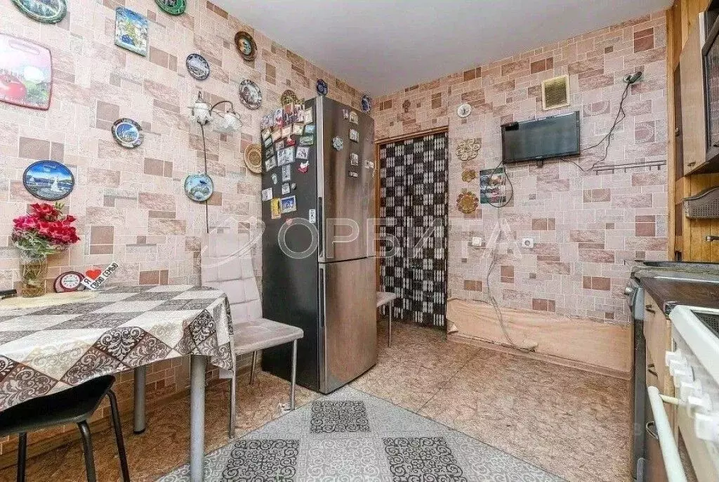 4-к кв. Тюменская область, Тюмень ул. Прокопия Артамонова, 4 (89.9 м) - Фото 2