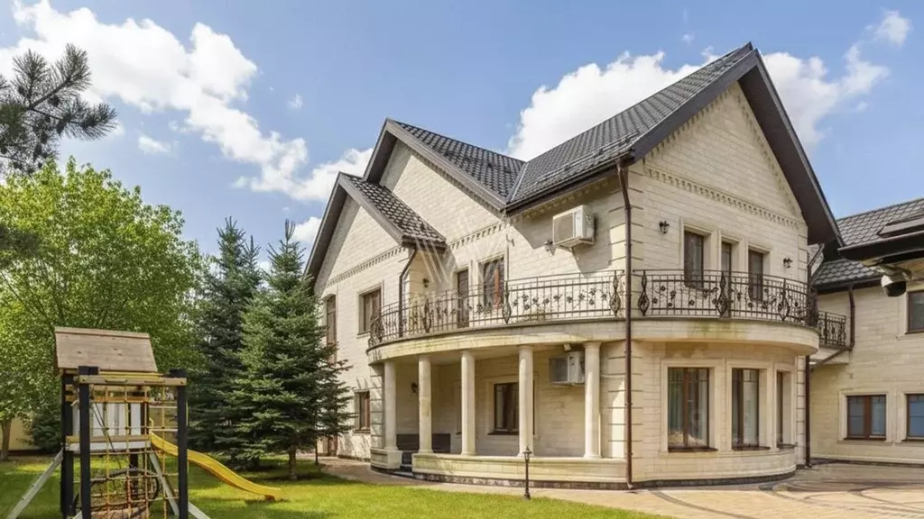 Коттедж в Московская область, Одинцовский городской округ, с. ... - Фото 1