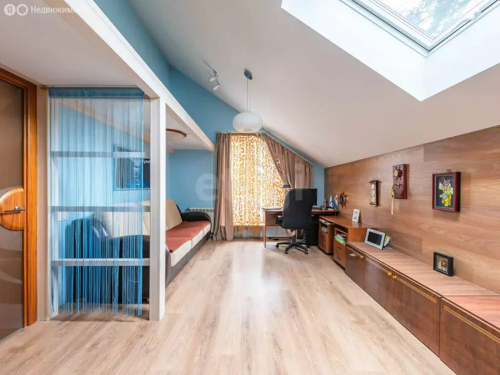 Дом в Петергоф, Средний переулок (225 м) - Фото 1