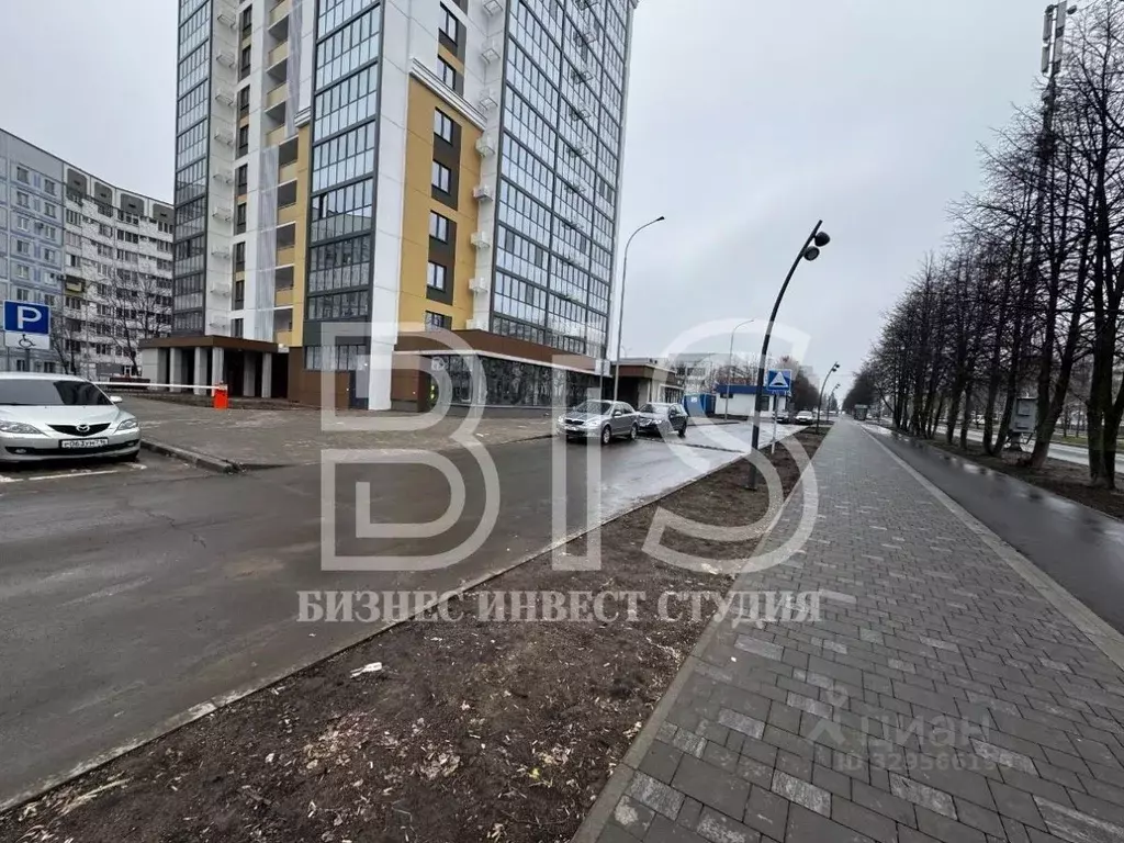 Помещение свободного назначения в Татарстан, Нижнекамск просп. ... - Фото 2