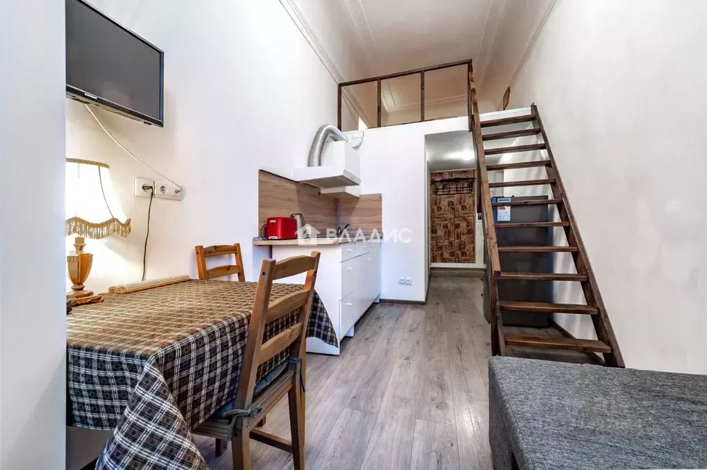 6-к кв. Санкт-Петербург Гатчинская ул., 35 (220.0 м) - Фото 1