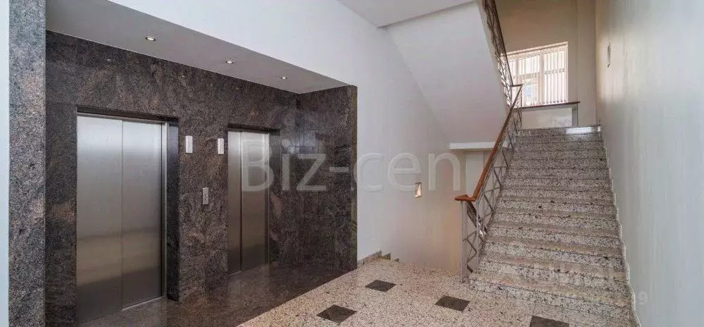 Офис в Москва Кожевнический проезд, 1 (800 м) - Фото 1