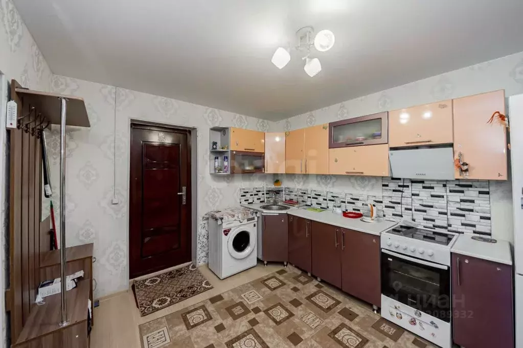 Комната Тюменская область, Тюмень ул. Станционная, 18 (30.5 м) - Фото 1