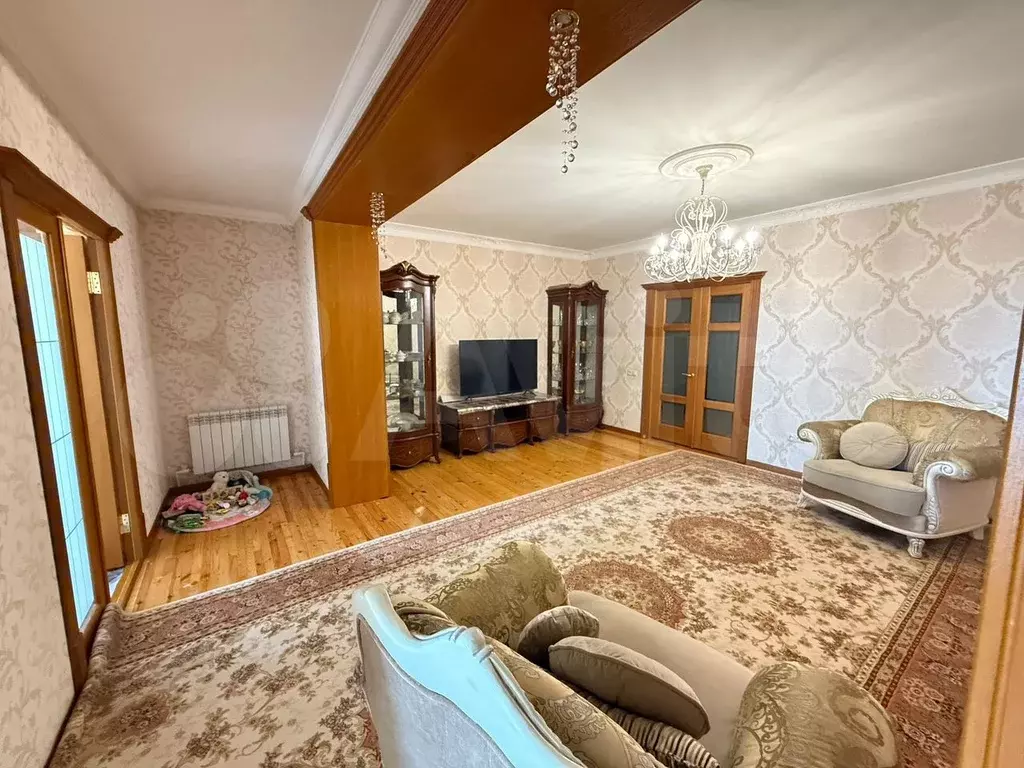 4-к. квартира, 135 м, 3/3 эт. - Фото 1