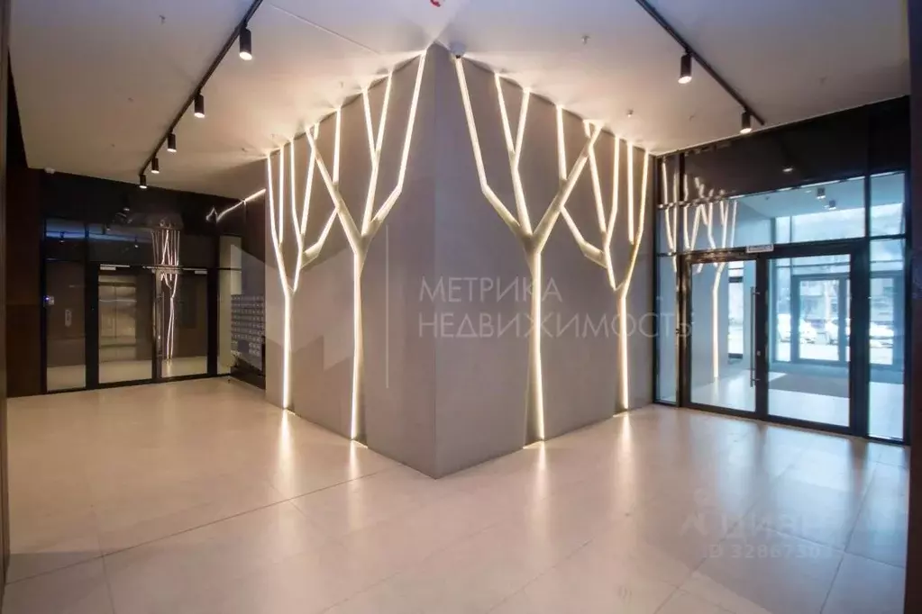 3-к кв. Тюменская область, Тюмень ул. Николая Машарова, 4 (93.6 м) - Фото 1