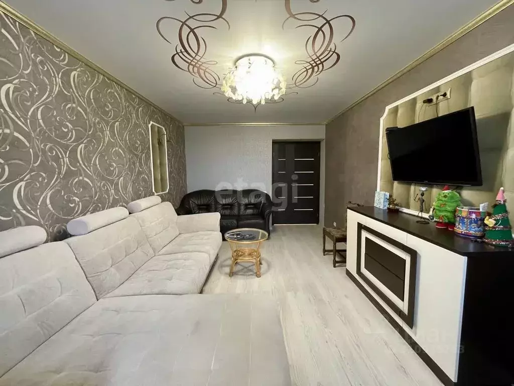 2-к кв. Смоленская область, Починок 1-й мкр, 7 (61.1 м) - Фото 0