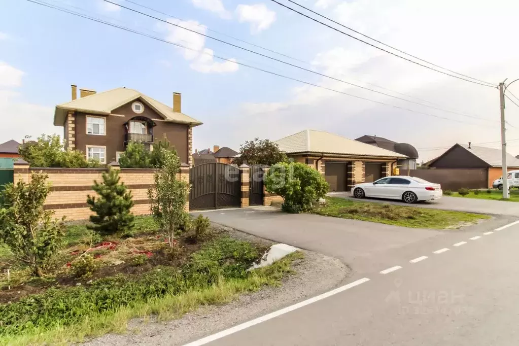 Дом в Тюменская область, Тюмень Казарово мкр, ул. Ореховая (448 м) - Фото 1