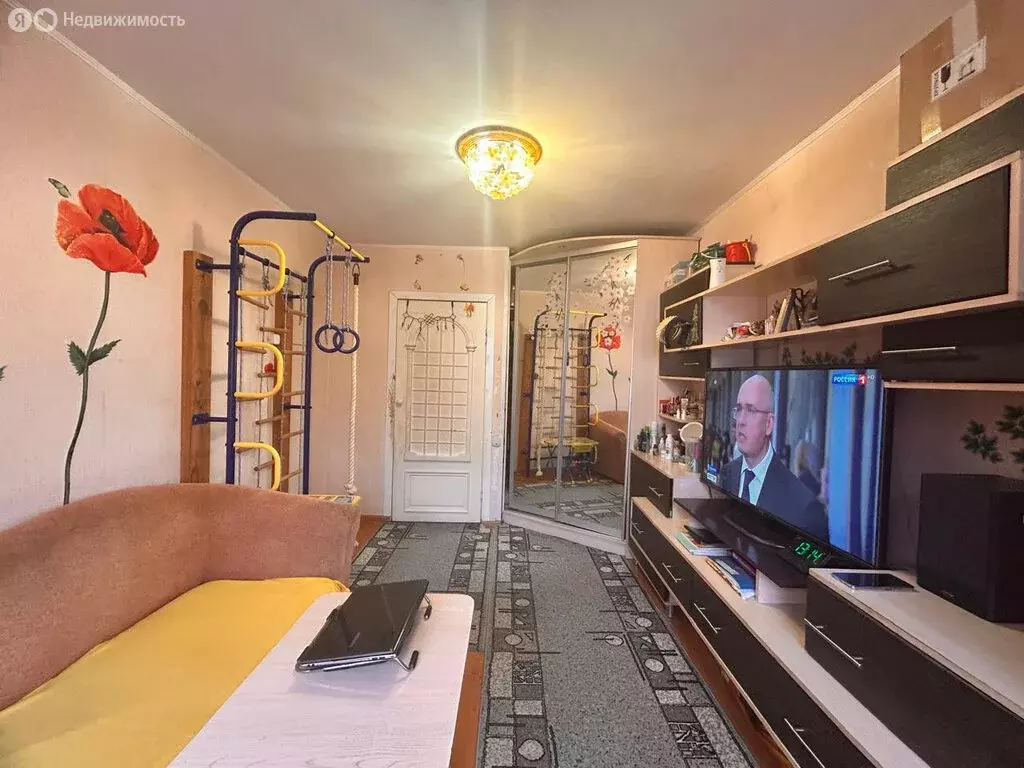 2-комнатная квартира: Барнаул, улица Антона Петрова, 63 (43.5 м) - Фото 1