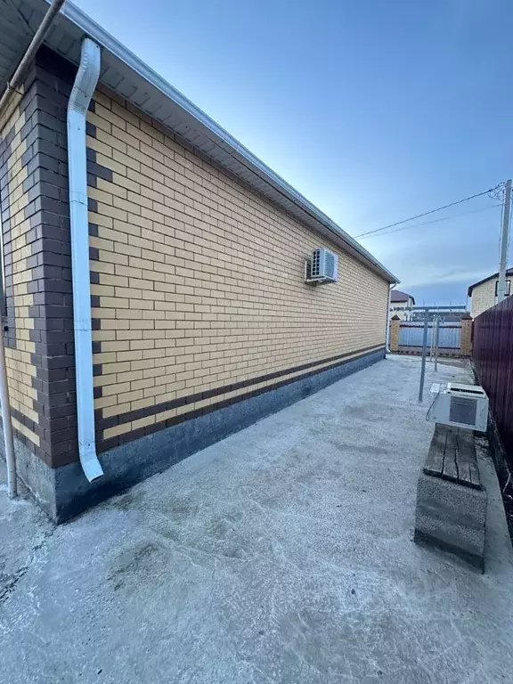 Дом в Астраханская область, Приволжский район, с. Яманцуг ул. ... - Фото 2