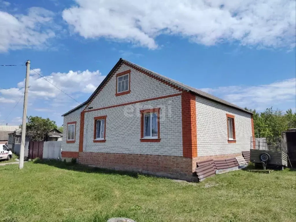 Дом в Белгородская область, Новооскольский муниципальный округ, с. ... - Фото 0