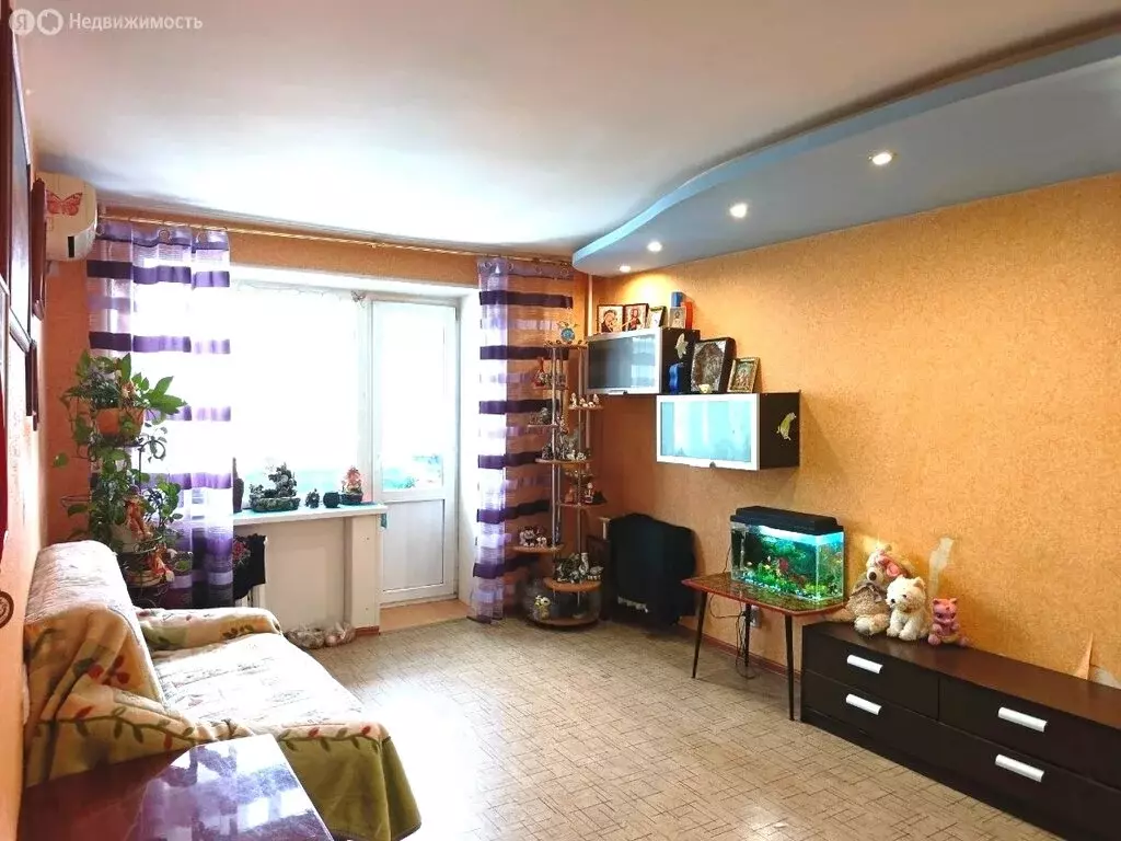 3-комнатная квартира: Волгоград, микрорайон Жилгородок, Колпинская ... - Фото 1