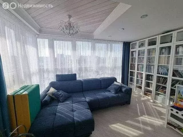 3-комнатная квартира: Казань, улица Рихарда Зорге, 66В (97 м) - Фото 1