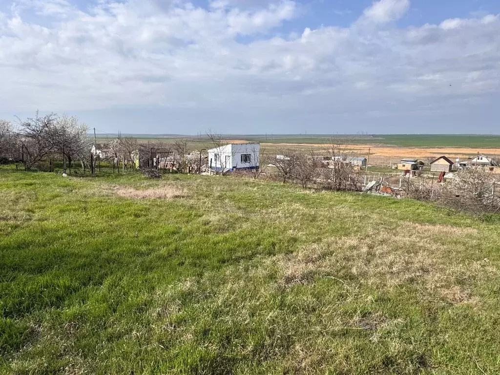 Участок в Крым, Феодосия городской округ, Буревестник дп ул. Сливовая, ... - Фото 0