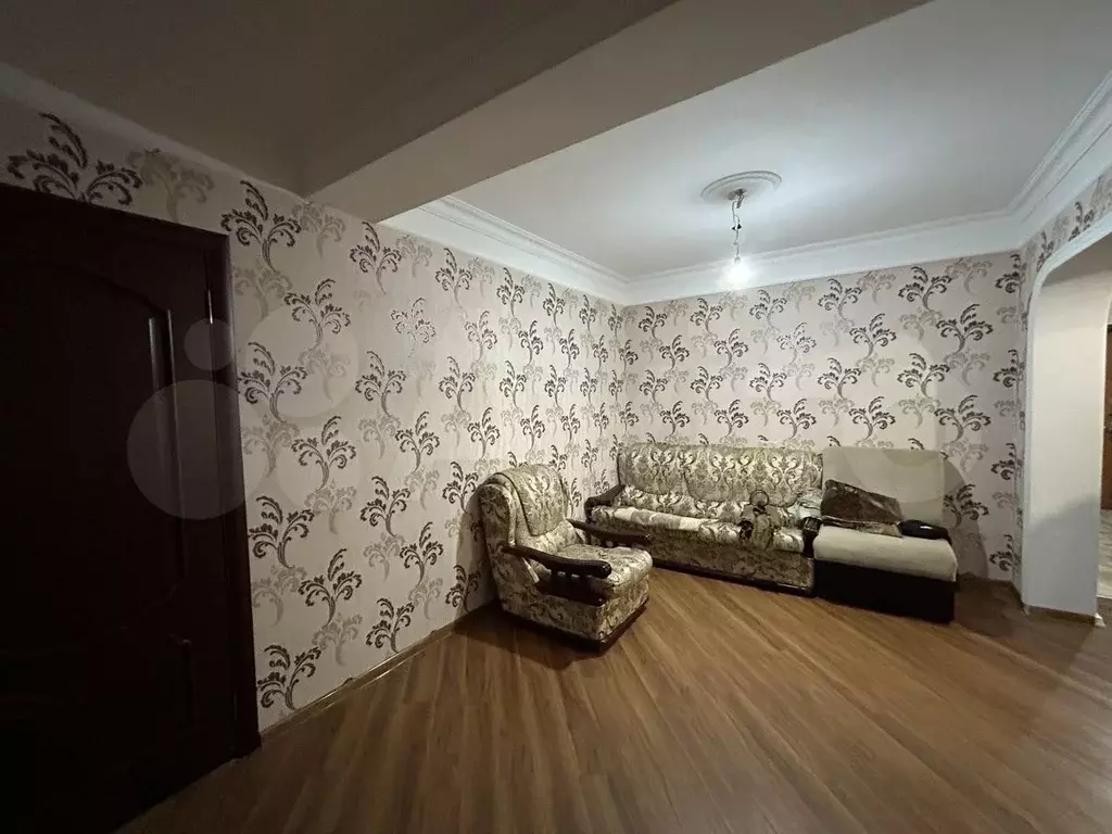 3-к. квартира, 70м, 1/10эт. - Фото 0