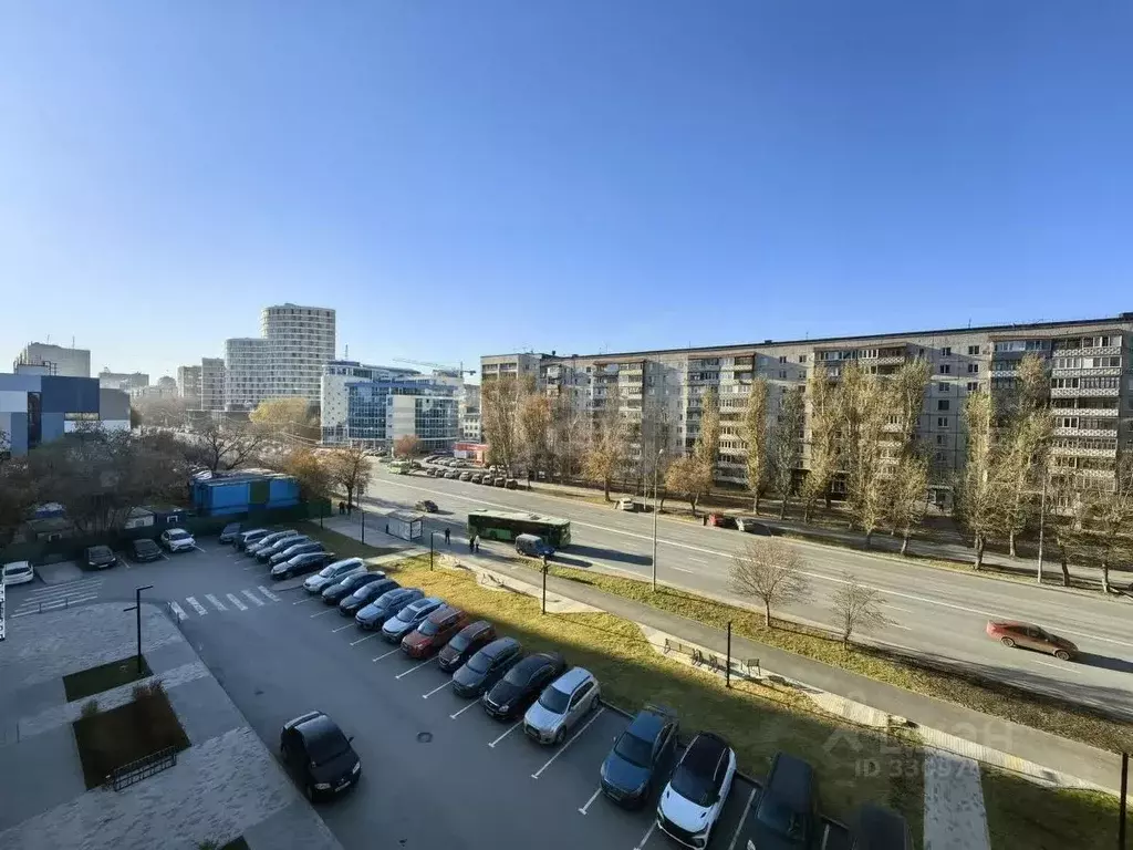 2-к кв. Тюменская область, Тюмень Профсоюзная ул., 59 (61.8 м) - Фото 1