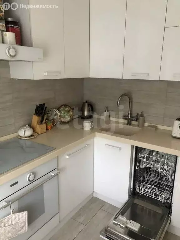 3-комнатная квартира: Липецк, улица Жуковского, 27 (64.2 м) - Фото 1