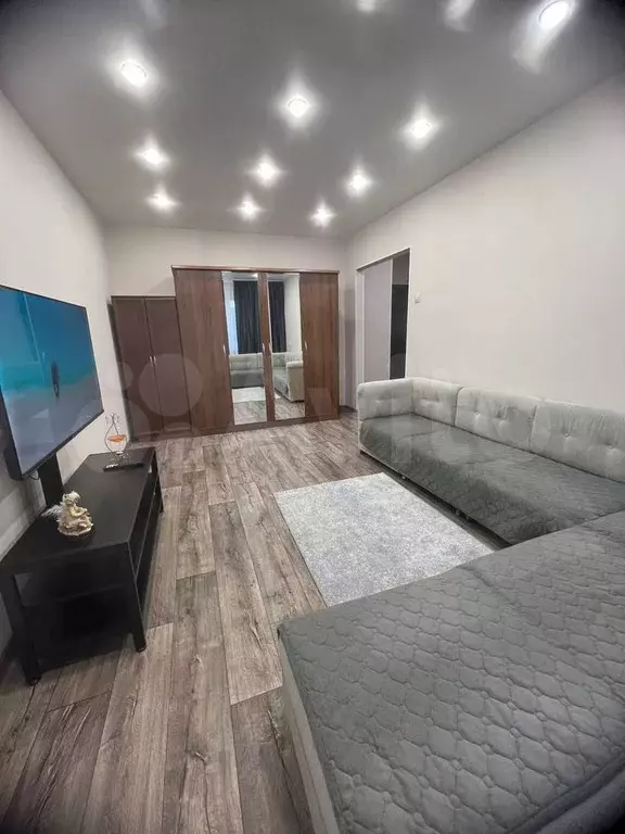 3-к. квартира, 70 м, 6/9 эт. - Фото 1