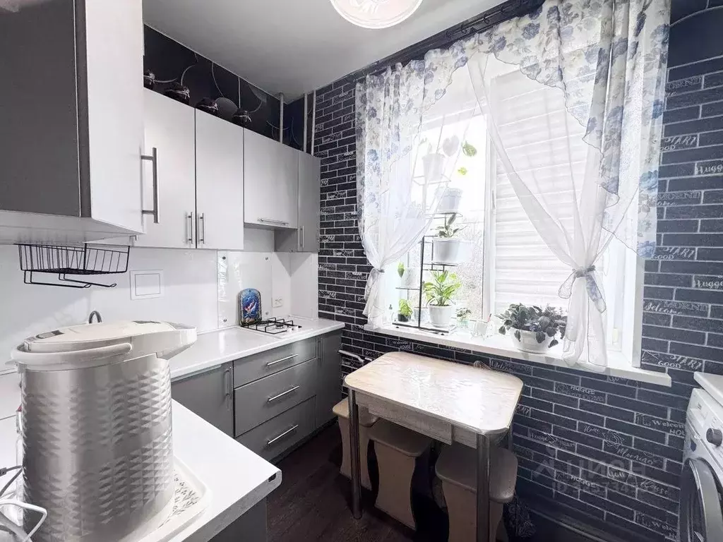 2-к кв. Нижегородская область, Бор Коммунистическая ул., 6 (49.0 м) - Фото 0