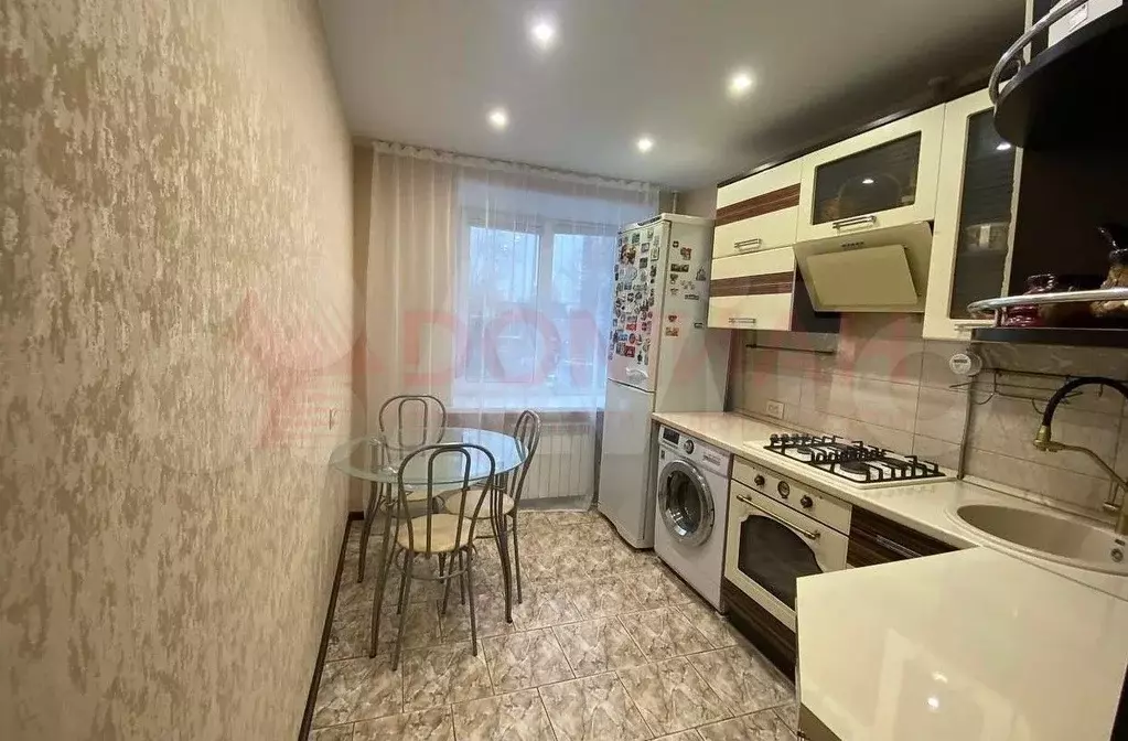 1-к. квартира, 38 м, 4/10 эт. - Фото 1