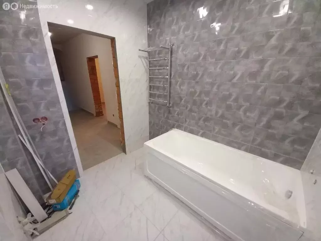 Дом в посёлок Лесные Поляны, Радужная улица (311.3 м) - Фото 1