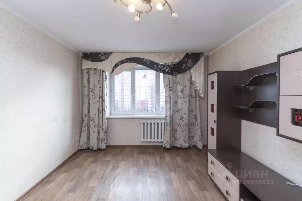 1-к кв. Тюменская область, Тюмень Широтная ул., 183 (43.7 м) - Фото 1