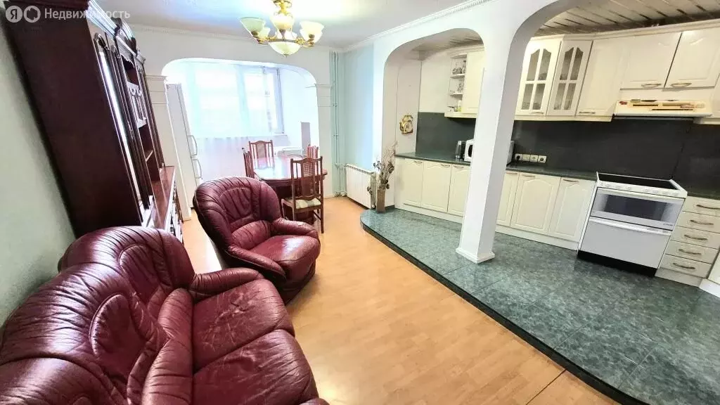 4-комнатная квартира: Дзержинск, микрорайон Западный, бульвар ... - Фото 1