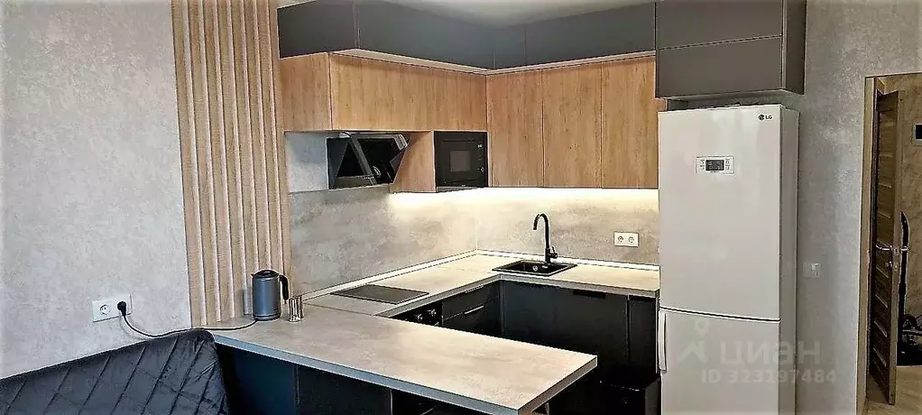 2-к кв. Омская область, Омск ул. 70 лет Октября, 3/5 (40.7 м) - Фото 1