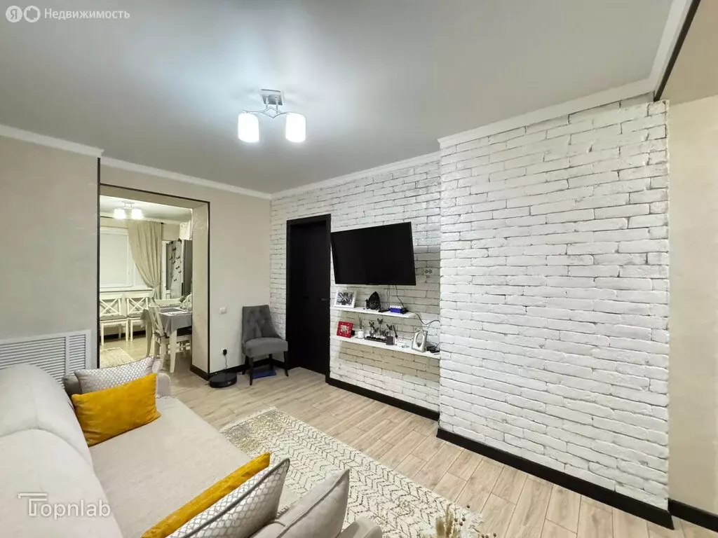 3-комнатная квартира: Нальчик, улица Мусова, 33Б (80 м) - Фото 1